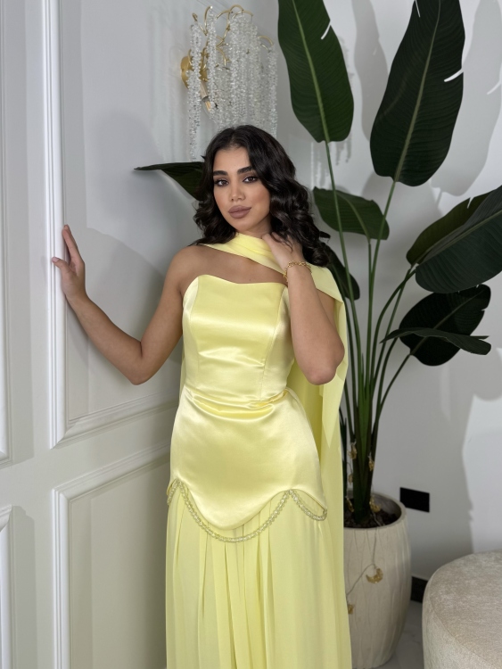 شمس  Two-piece powder yellow dress with long neck shawl