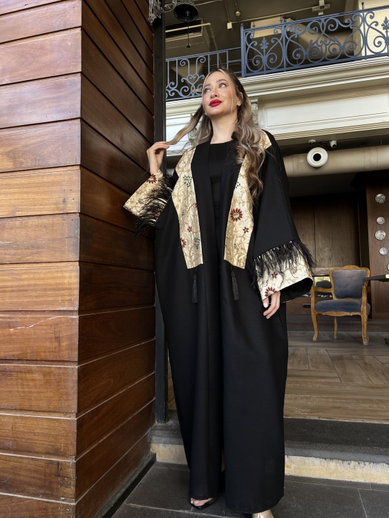 Fuzzy Detailed Abaya(black)