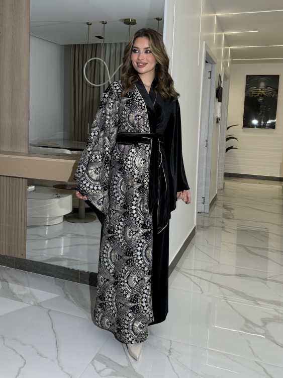 Open Front Jalabiya With Belt جلابية الشيخة 