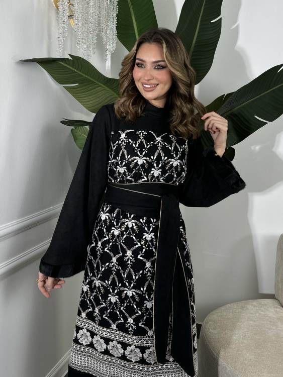Jalabiya Dress With Fur Collar(دهبي وابيض)جلابية الكشخه 