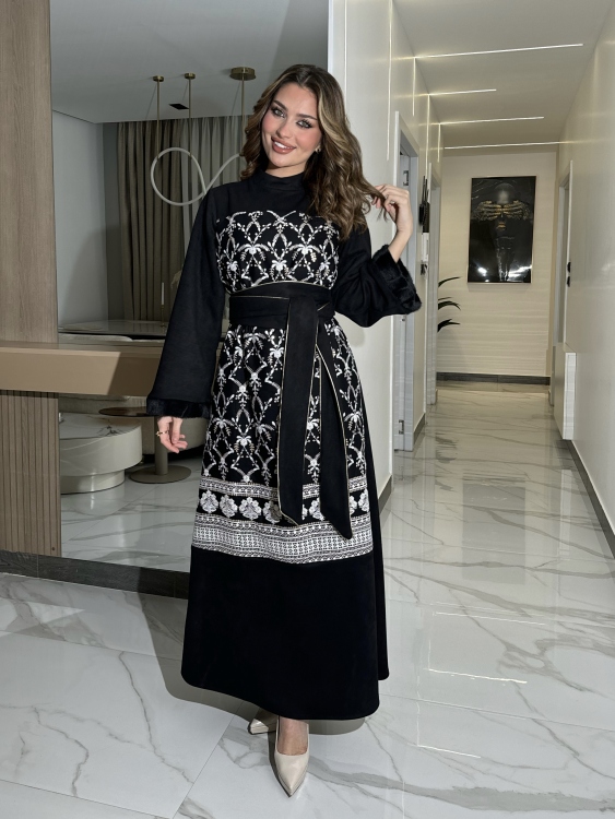 Jalabiya Dress With Fur Collar(دهبي وابيض)جلابية الكشخه 