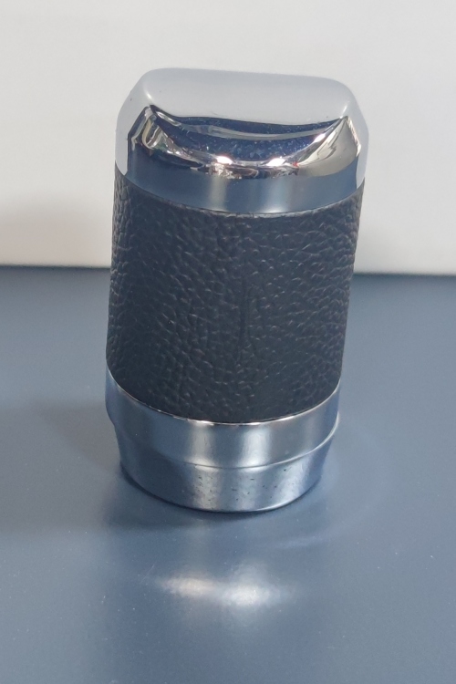 مسكة جير جلد مع كروم 