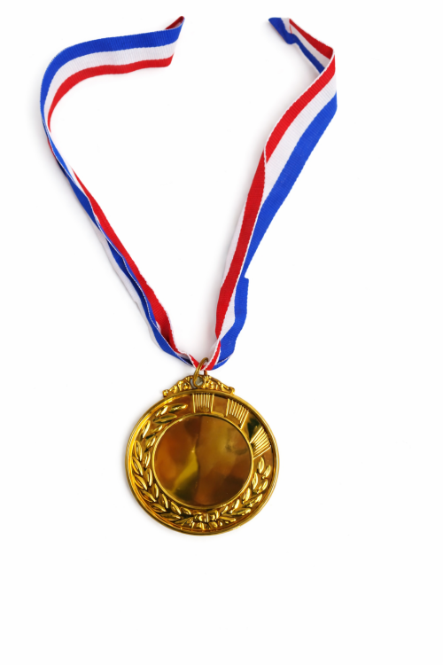 مدالية لون ذهبي
