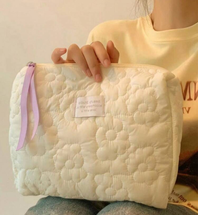 Flowers minimal makeup bag