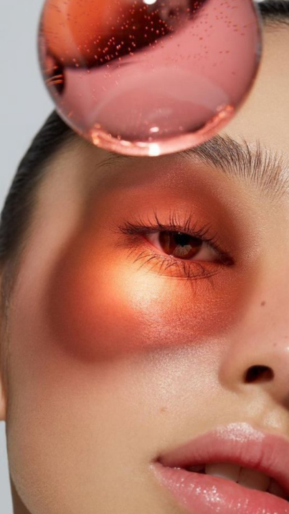 Glittery pink Ice roller