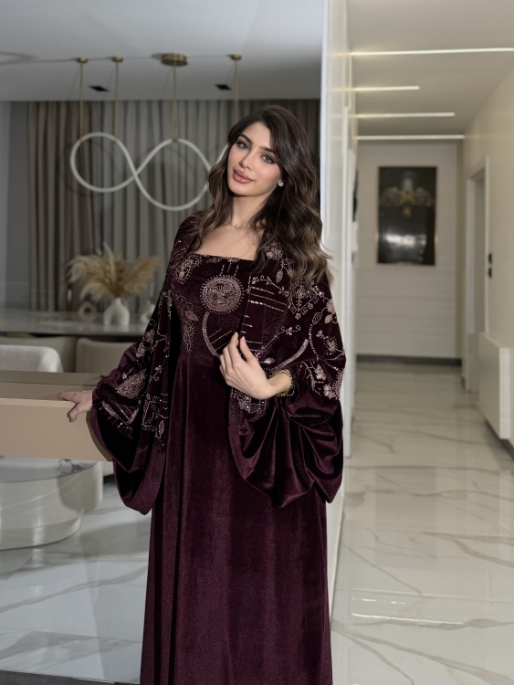 Two-Piece Velvet Dress with Structured Top الجوهره