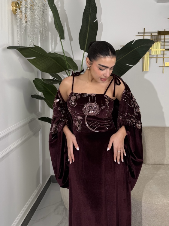 Two-Piece Velvet Dress with Structured Top الجوهره