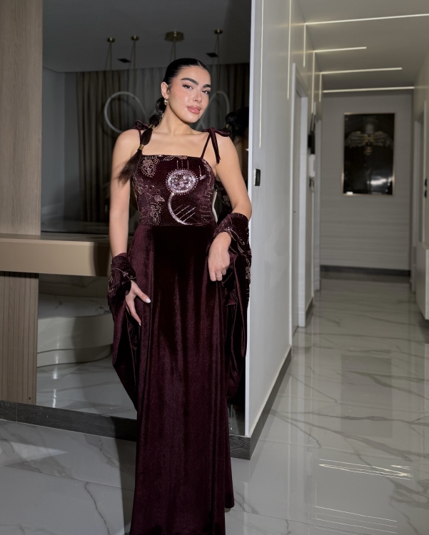 Two-Piece Velvet Dress with Structured Top الجوهره