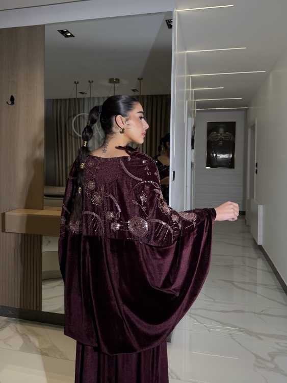 Two-Piece Velvet Dress with Structured Top الجوهره