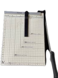 مفصله لقص الورق