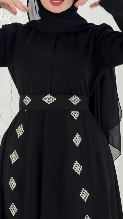 فستان رايا  باللون (الاسود)