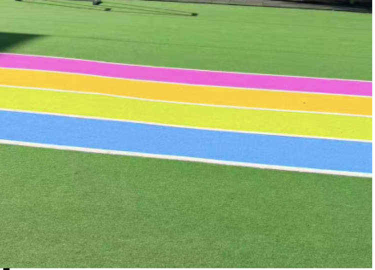 عشب صناعي ملون