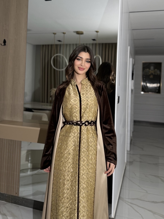 Embroidered Velvet Dress & Velvet Bisht الملكه