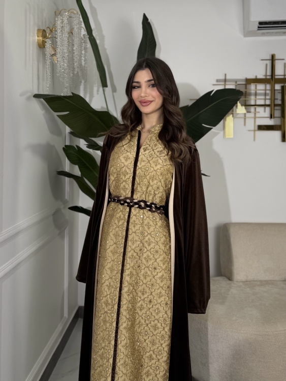 Embroidered Velvet Dress & Velvet Bisht الملكه