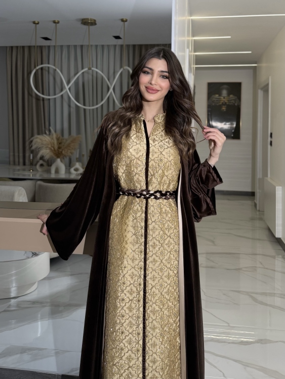 Embroidered Velvet Dress & Velvet Bisht الملكه