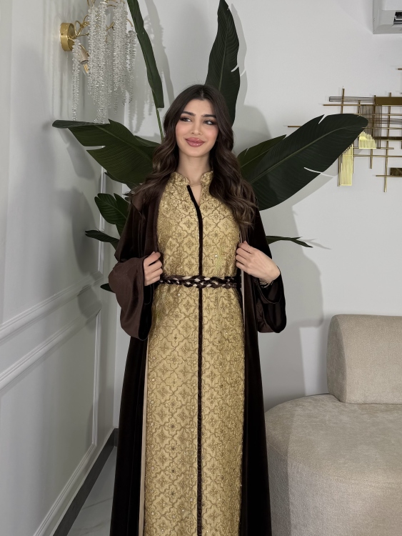 Embroidered Velvet Dress & Velvet Bisht الملكه