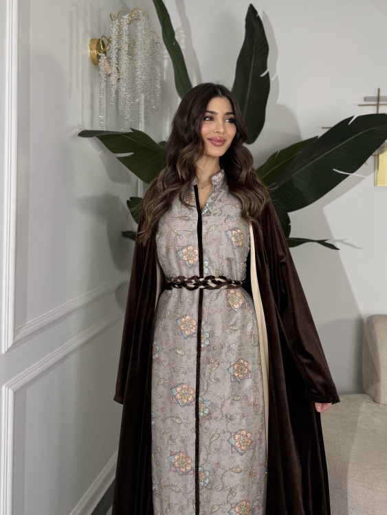Embroidered Velvet Dress & Velvet Bisht الملكه