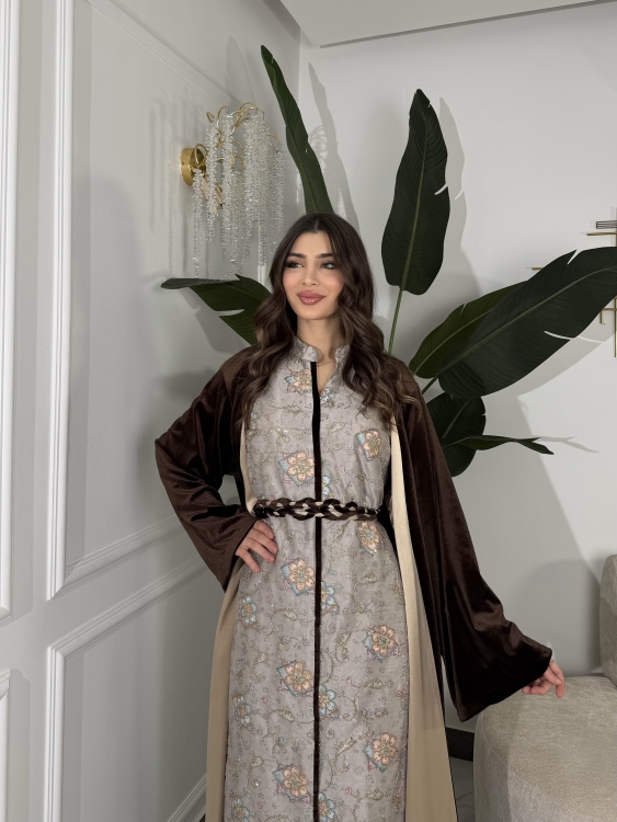 Embroidered Velvet Dress & Velvet Bisht الملكه