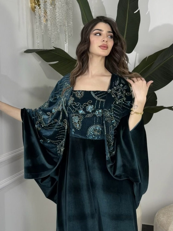 Two-Piece Velvet Dress with Structured Top الجوهرة