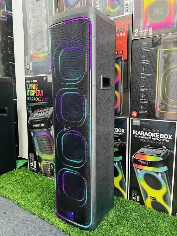 سماعة شحن رباعية 8 انش مع 2 مايكروفون لا سلكي 