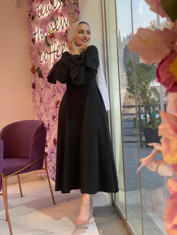 فستان الاميرات باللون الاسود