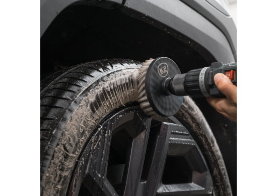 ثلاث فرش بأحجام مختلفة لتناسب مجموعة واسعة من الاستخدامات K2 BRILL SET PRO