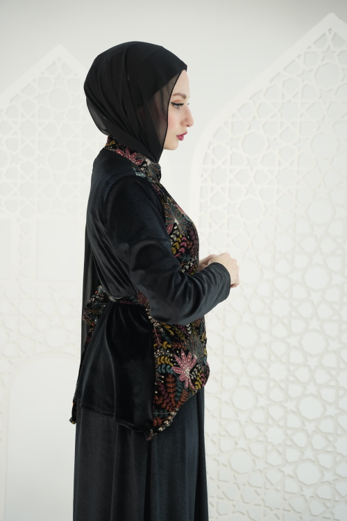 فستان الملفتة بقماشة المخمل