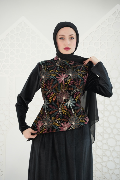 فستان الملفتة بقماشة المخمل