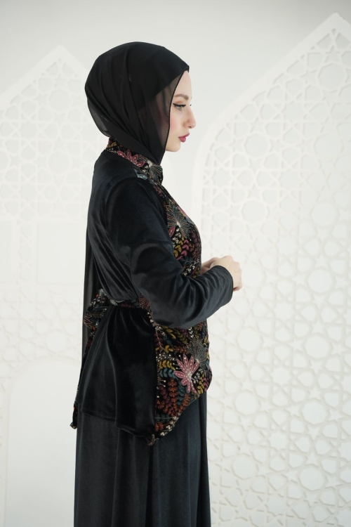 فستان الملفتة بقماشة المخمل