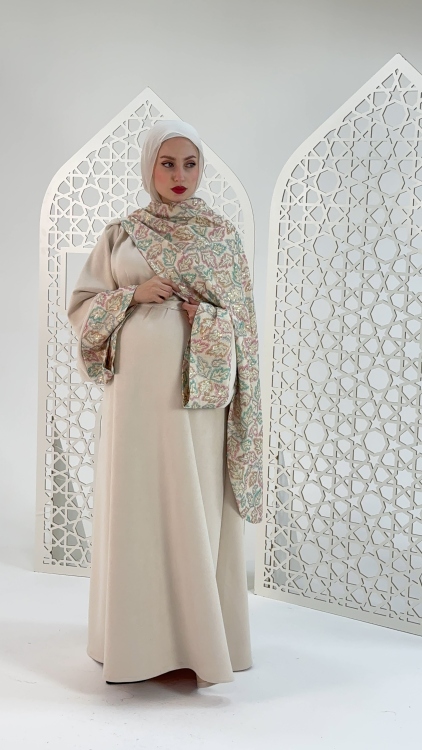 فستان رفيف باللون البيج