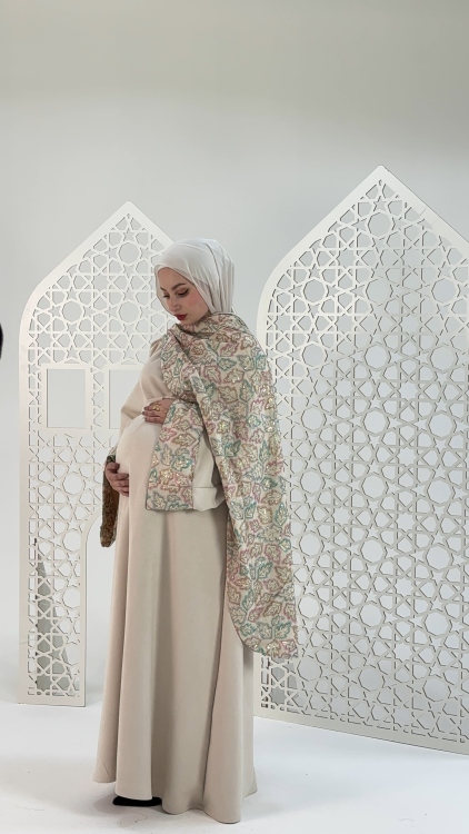 فستان رفيف باللون البيج