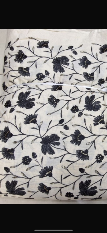 فستان رفيف لون بيج نقشة الورد 