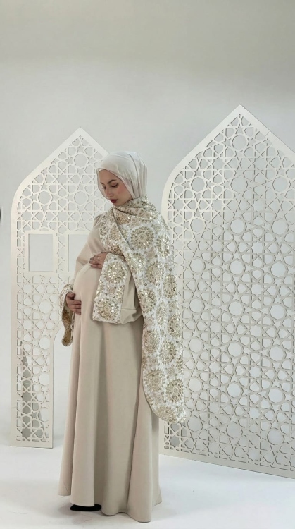 فستان رفيف باللون البيج