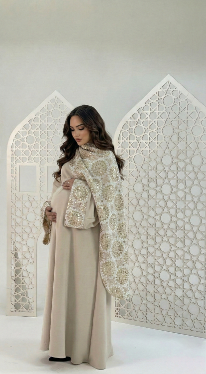 فستان رفيف باللون البيج