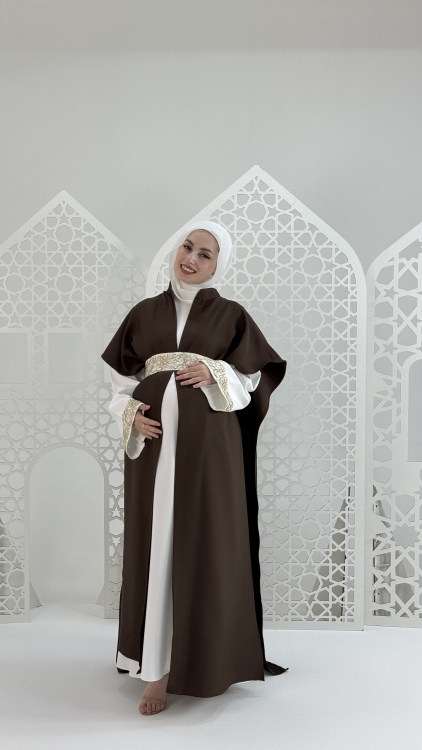 طقم السلام باللون البني نقشة الخط