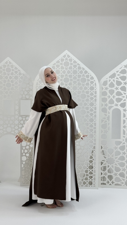 طقم السلام باللون البني نقشة الخط