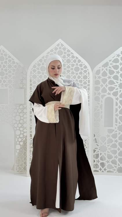  الطقم السلام باللون البني