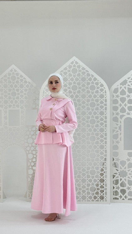 طقم (روح) باللون الزهري