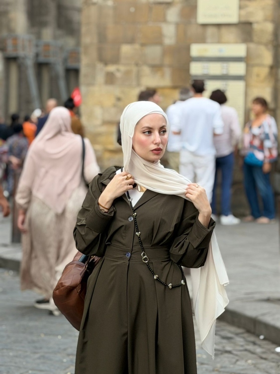 فستان الهديل باللون الزيتي