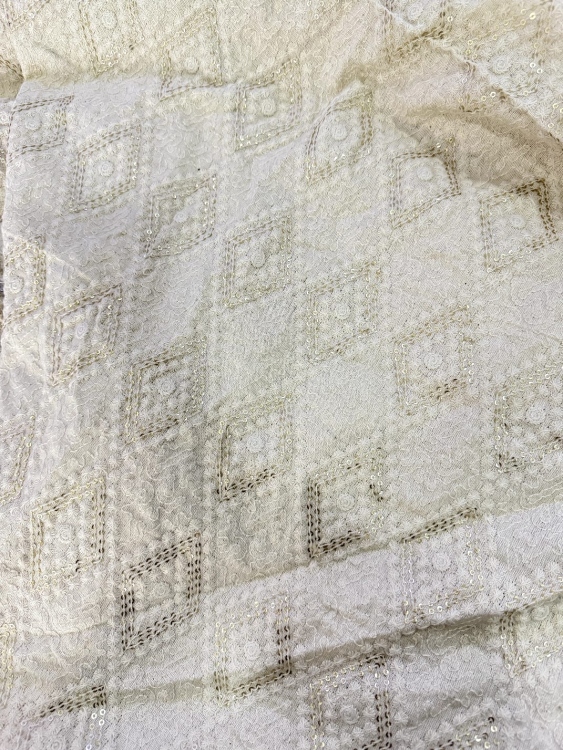 فستان رفيف باللون البيج