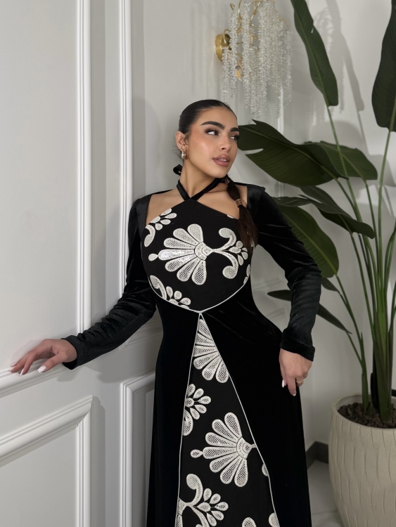 Black velvet  Sexy embroidered halter neck dress جلابية جذابة