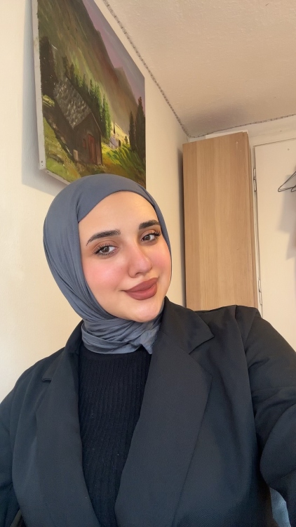 حجاب قطن مثلث سكني غامق 