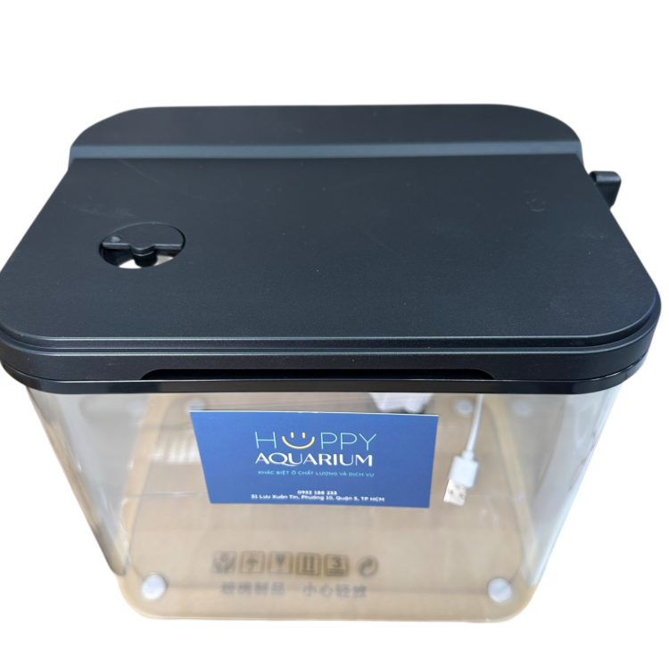 حوض من الأكريليك شفاف