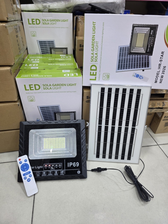 كشاف طاقة شمسية مع ريموت كنترول 