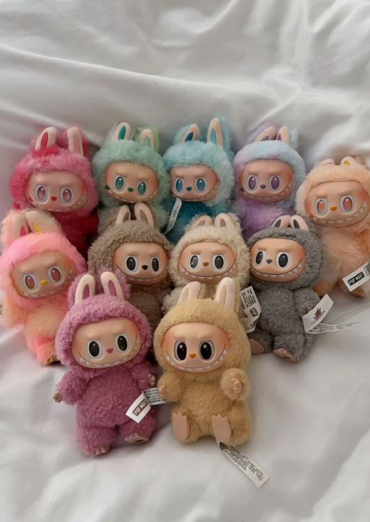 خاتم موديل  بندورا مختوم مع لابوبو 