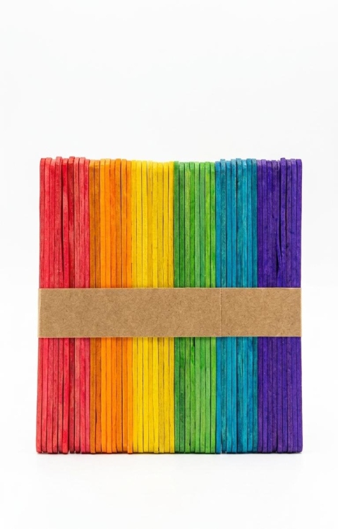 اعواد خشب ملون