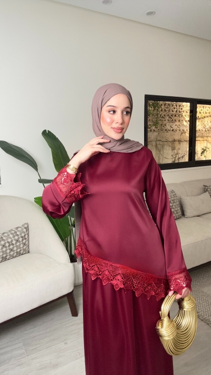 طقم تنورة دانتيل 