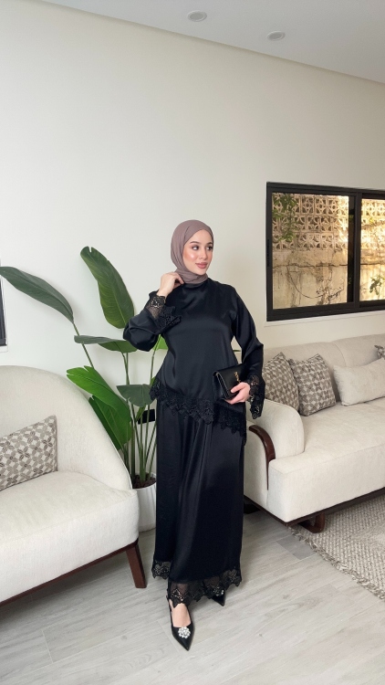 طقم تنورة دانتيل 