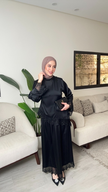 طقم تنورة دانتيل 