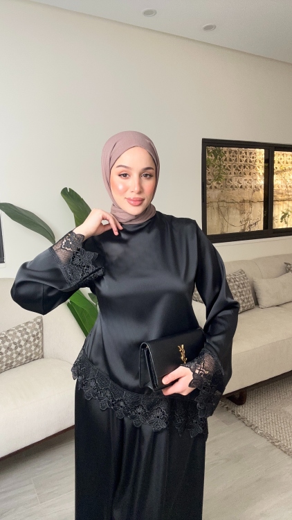 طقم تنورة دانتيل 